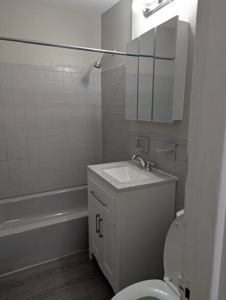 Building Photo - 1C Hemlock Dr