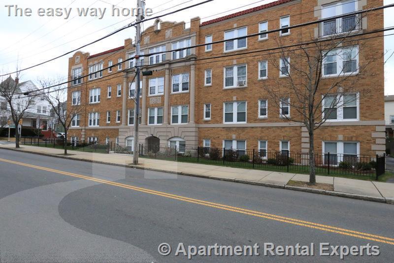 Building Photo - 475 Highland Ave