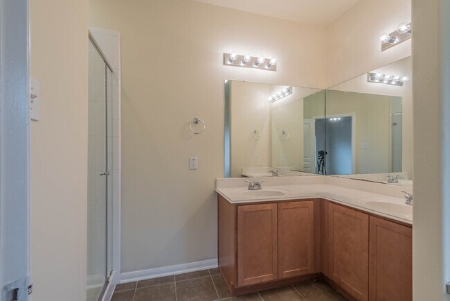 Building Photo - 17407 Blackstone Trails Dr