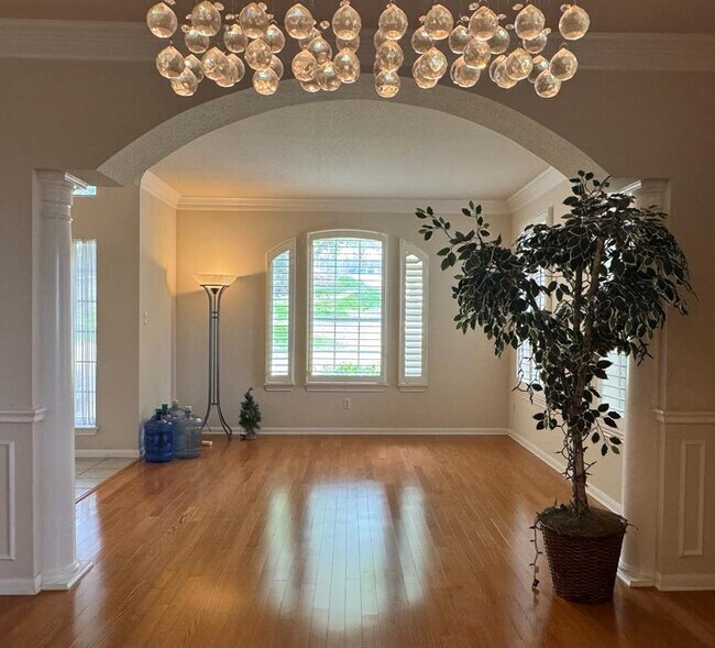 Building Photo - 9604 Crenata Cove