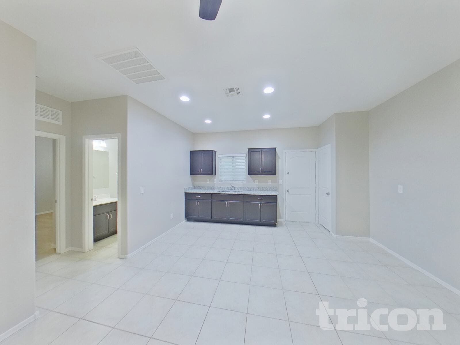 Building Photo - 16971 N Quinto Dr