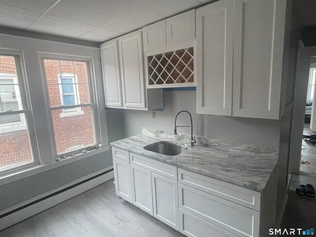 Building Photo - 22 Wilcox St