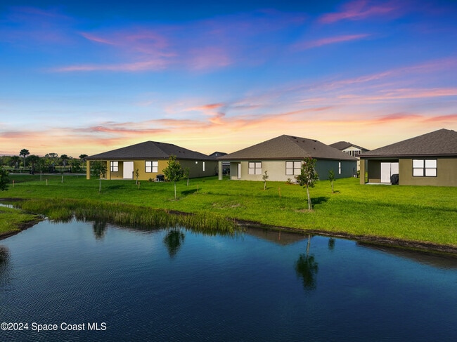 Building Photo - 2243 Capital Dr