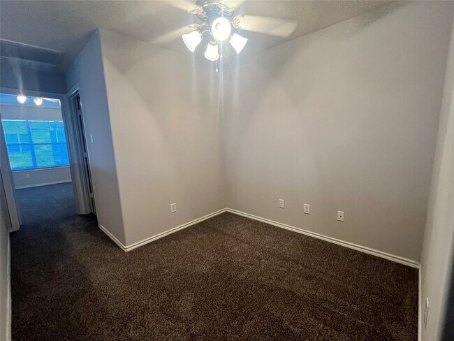 Building Photo - 8904 Elm Drake Ln