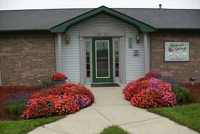 Building Photo - Beautiful 2-bedroom 1 bath apartment, downstairs