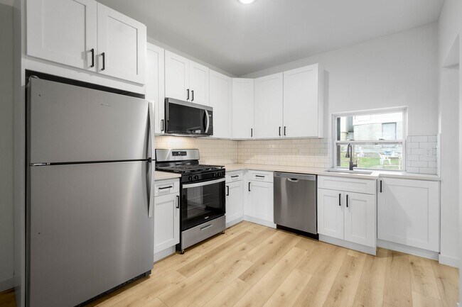 Building Photo - READY FOR MOVE IN! STUNNING 4-bedroom in Greenfield!