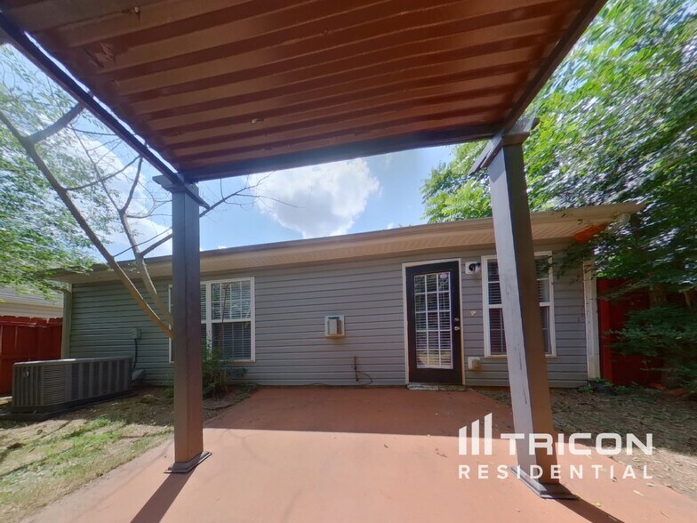 Building Photo - 433 Topaz Dr