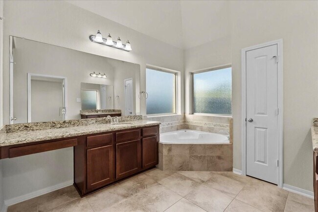 Building Photo - 2246 Oakleaf Trail Ln