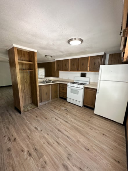 Building Photo - 2006 10th Ave N