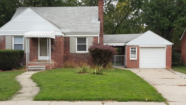 Building Photo - 13660 Manhattan St