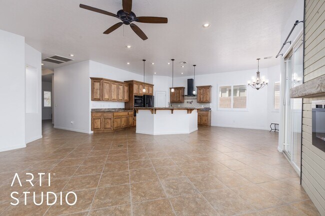 Building Photo - Beautiful 2-bedroom 2-bathroom and 2-car garage located in a gated community