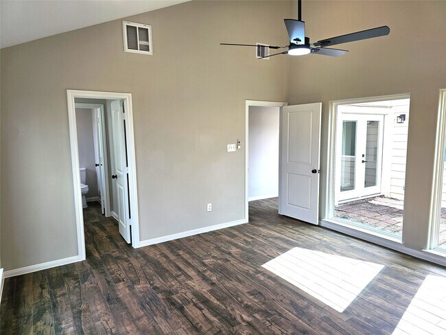 Building Photo - 10846 Kirktown Dr