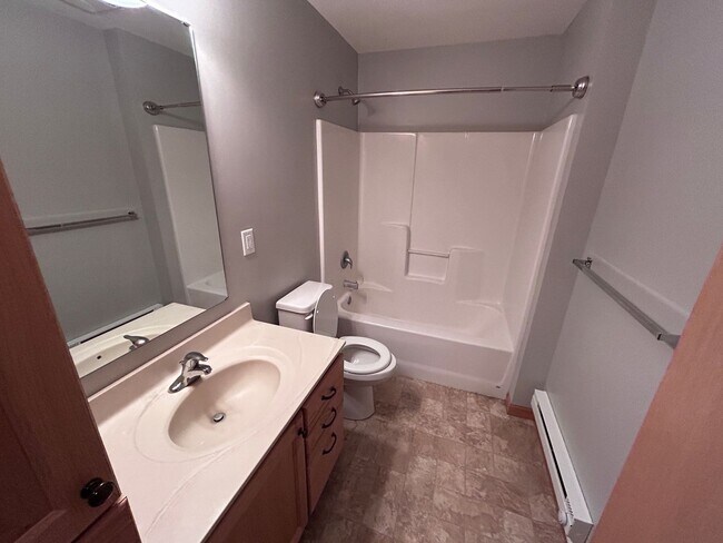 Building Photo - 545 4th Ave SW