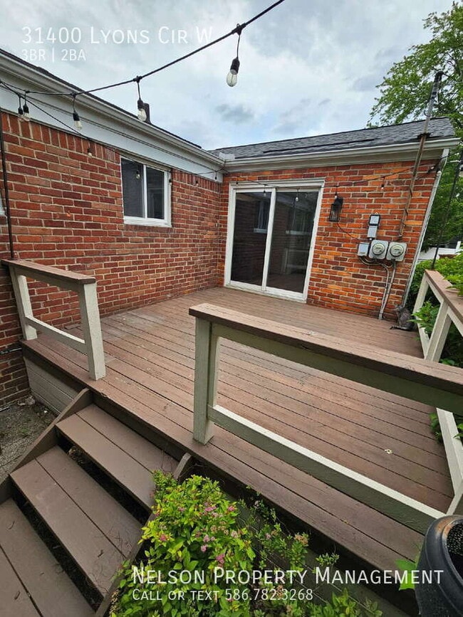 Building Photo - 31400 Lyons Cir W