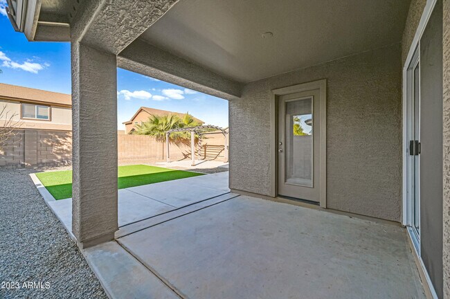 Building Photo - 41284 W Cahill Dr