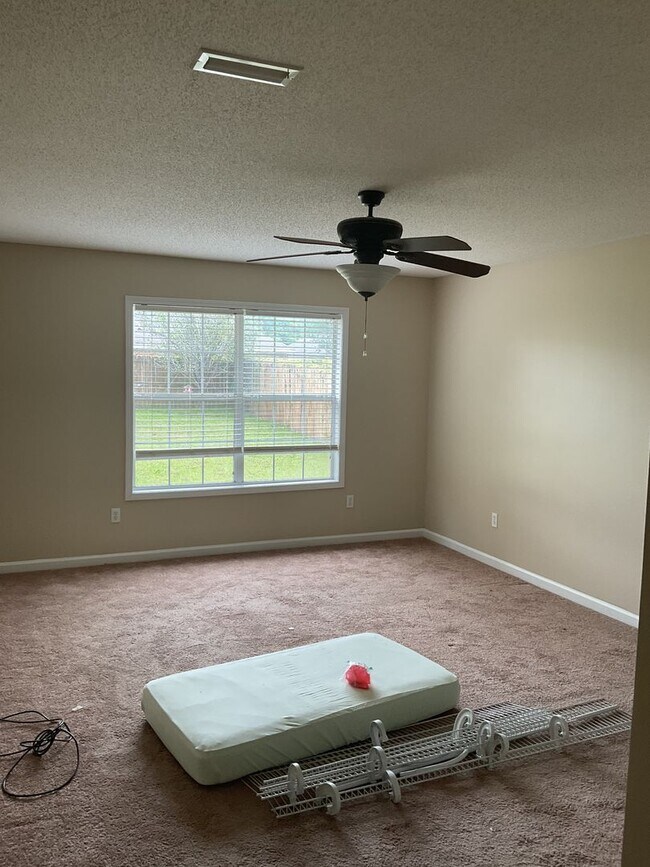 Building Photo - Windsor Garden Subdivision -