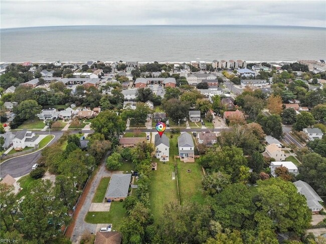 Building Photo - 1859 Parkview Ave