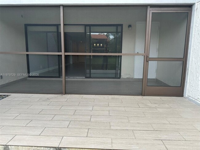 Building Photo - 200 Lakeview Dr