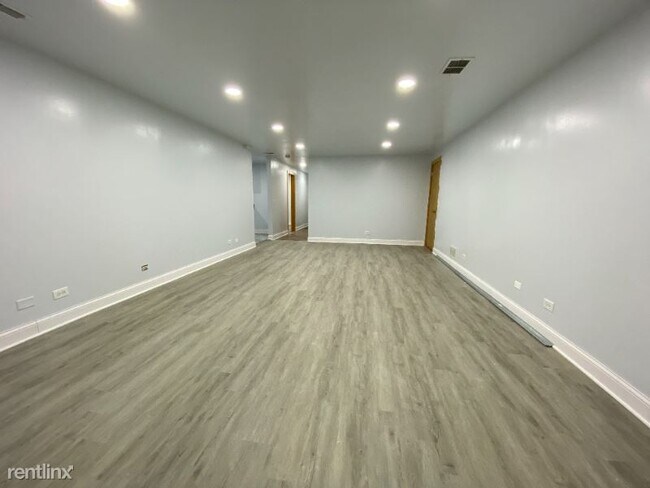 Building Photo - 2 br, 1 bath Condo - 75 Street x Greene Rd