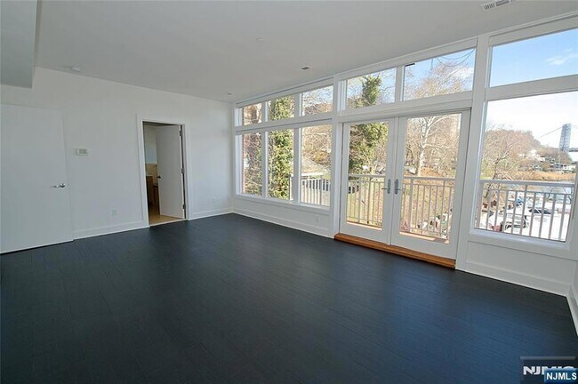 Building Photo - 11 Vela Way