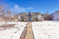 Building Photo - 1800 S Shoshone St