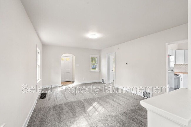 Building Photo - 1202 N Anthony Blvd