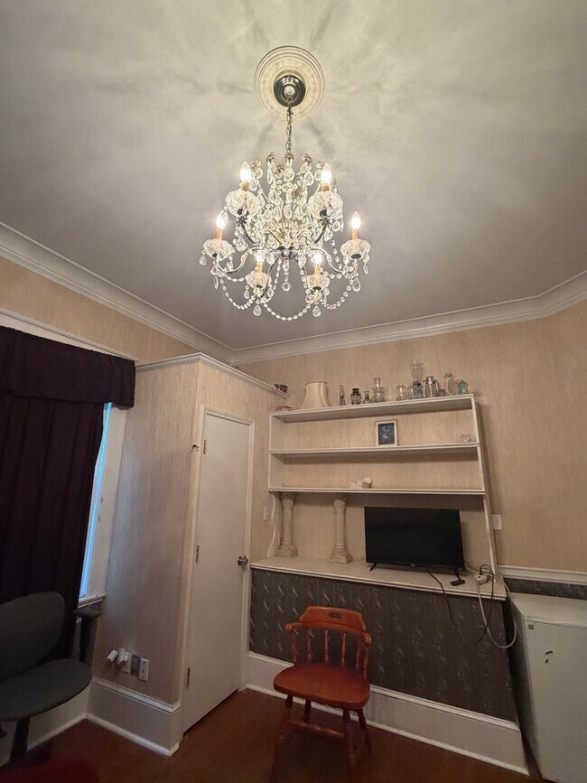 Building Photo - Villa Rooming house