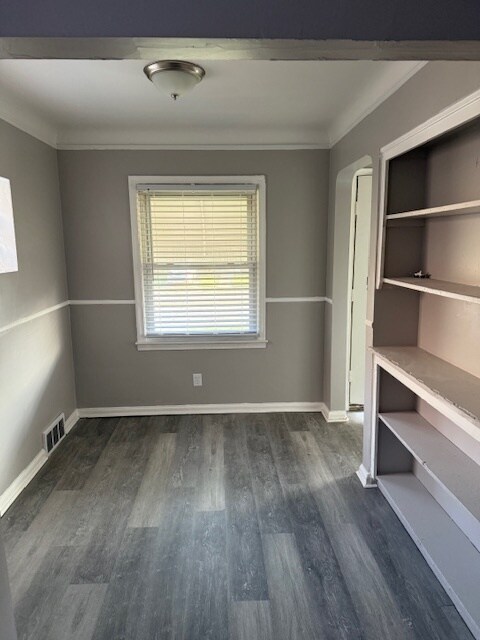 Building Photo - 15018 Seymour St