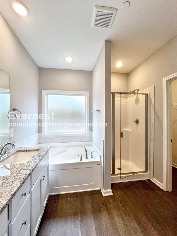 Building Photo - 1112 Prospect Ct