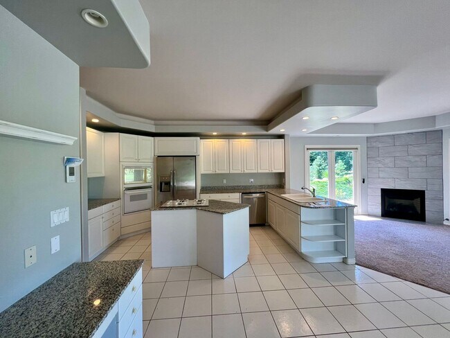Building Photo - Beautiful 3-Bed 3-Bath home on Semiahmoo G...