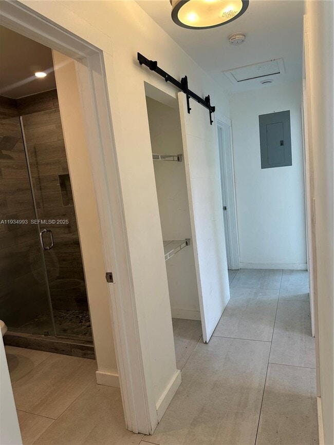 Building Photo - 2832 SW 124th Ct