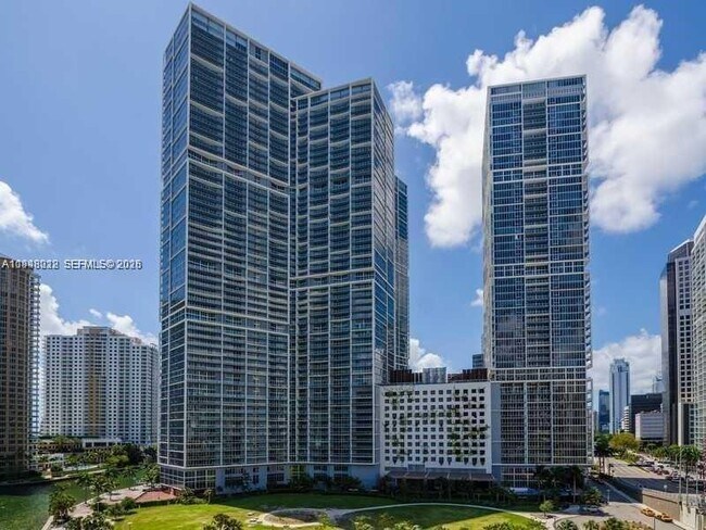 Building Photo - 475 Brickell Ave