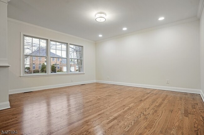 Building Photo - 2114 Elizabeth Ave