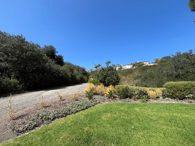 Building Photo - Elegant 5-Bedroom Carmel Valley Home with ...