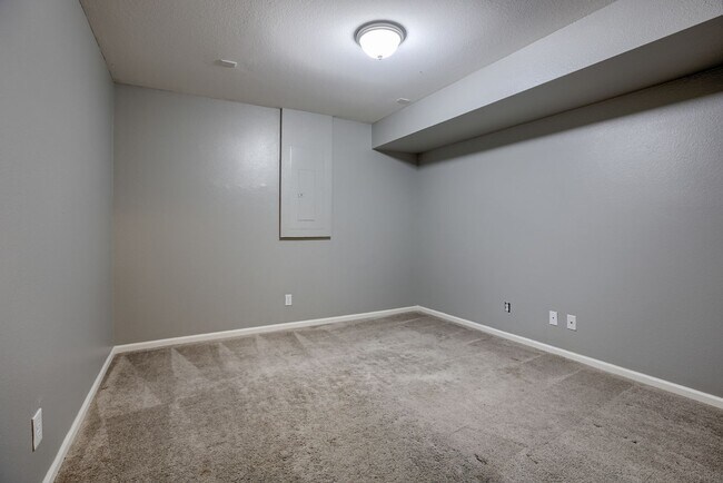 Building Photo - 15405 Fillmore Cir