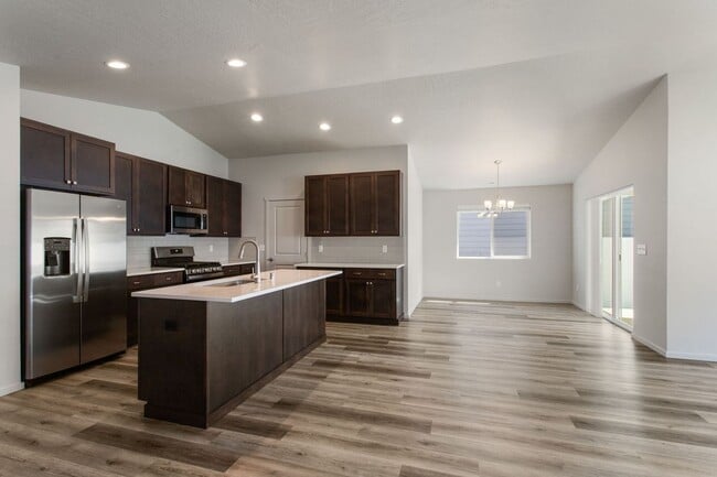 Building Photo - Stunning 3 Bed, 2 Bath Rancher in Spokane Valley!