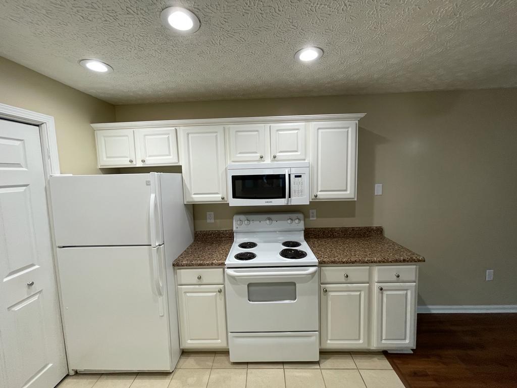 Kitchen - 1 - 5588 Cypress Chase