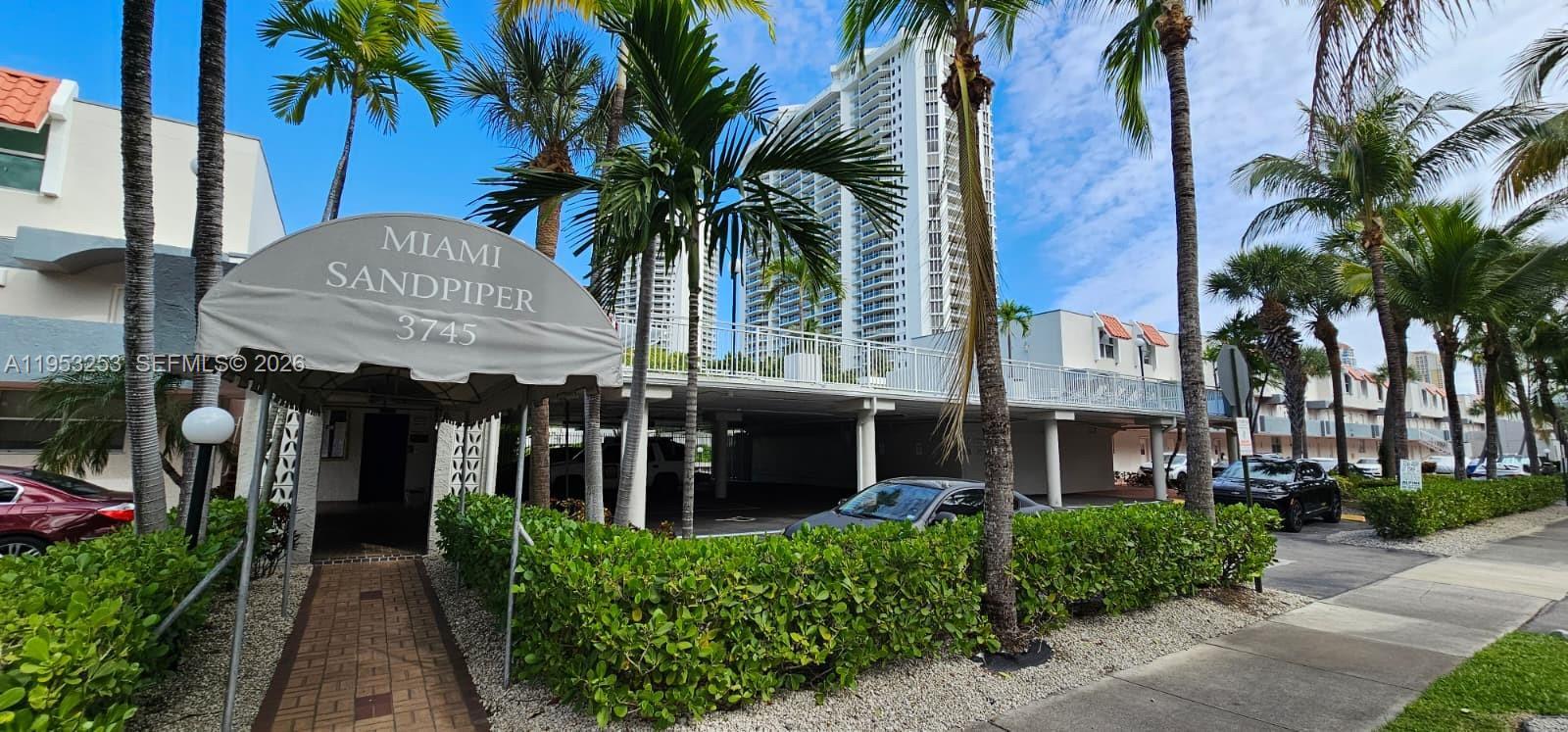 Building Photo - 3745 NE 171st St