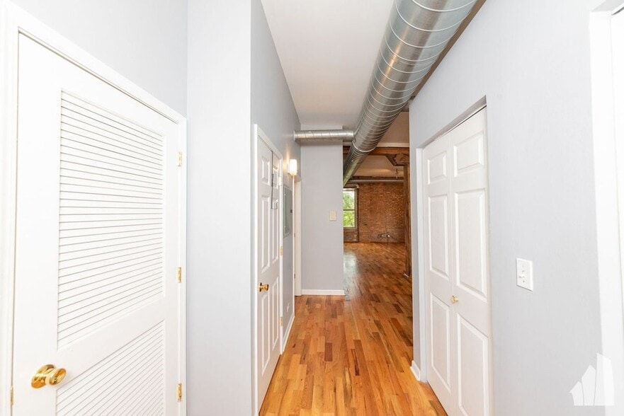 Building Photo - 1822 S Bishop St