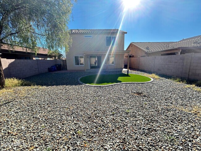 Building Photo - 10542 W Alvarado Rd