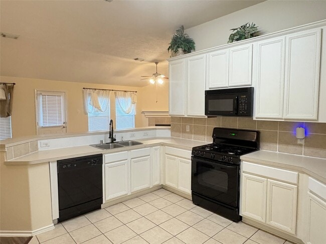 Building Photo - 9614 Ashwood Valley Dr