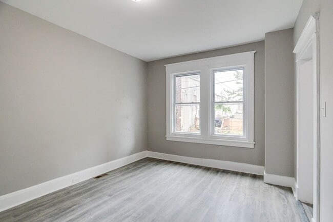 Building Photo - 2908 Oakley Ave