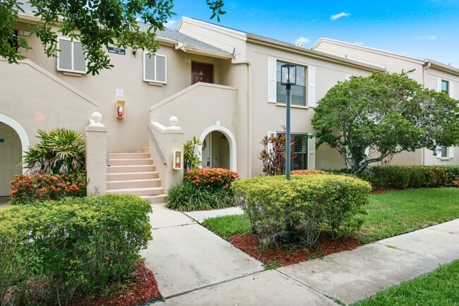 Building Photo - 2453 Egret Blvd