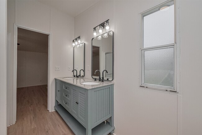 Building Photo - 16282 Wild Oak Ln