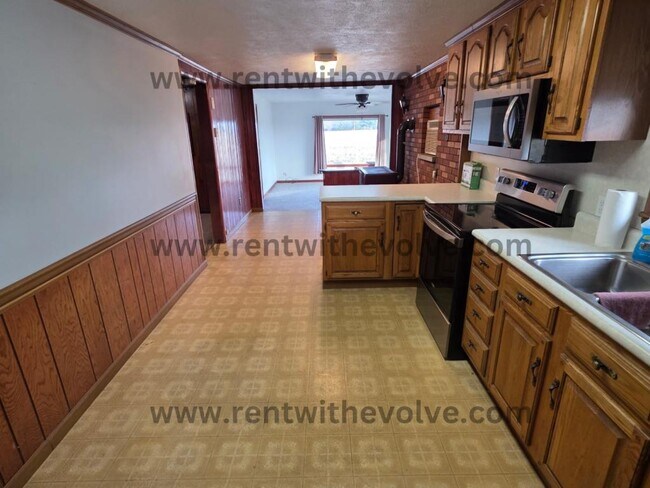 Building Photo - 1854 IN-28