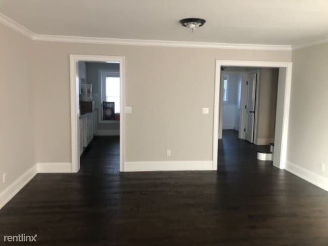 Building Photo - 5 Meadow Ln