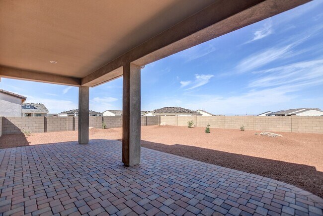 Building Photo - Beautiful large 3x2 home in Granite Dells Estates