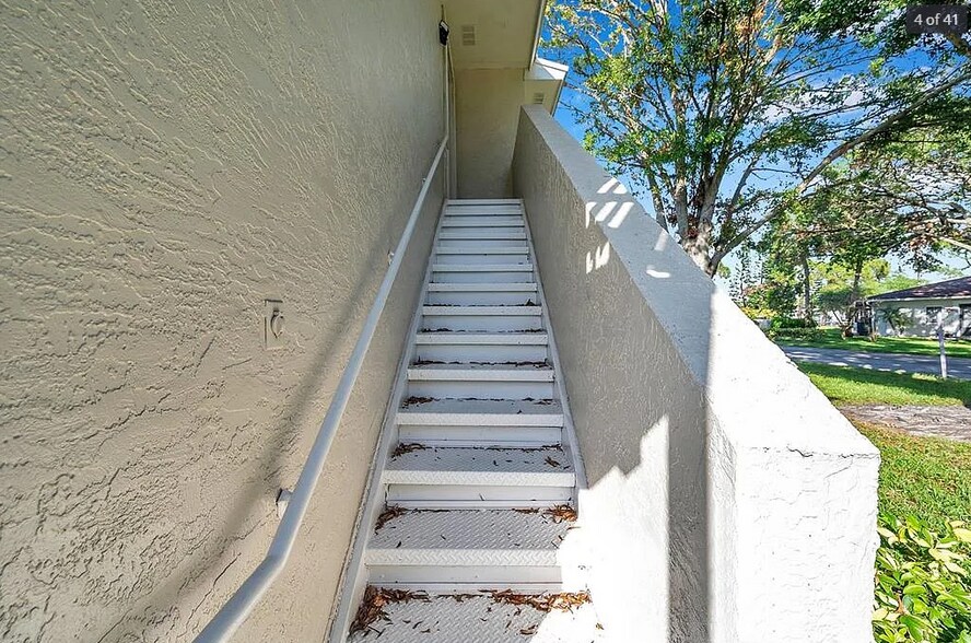 Building Photo - 2937 Bough Ave