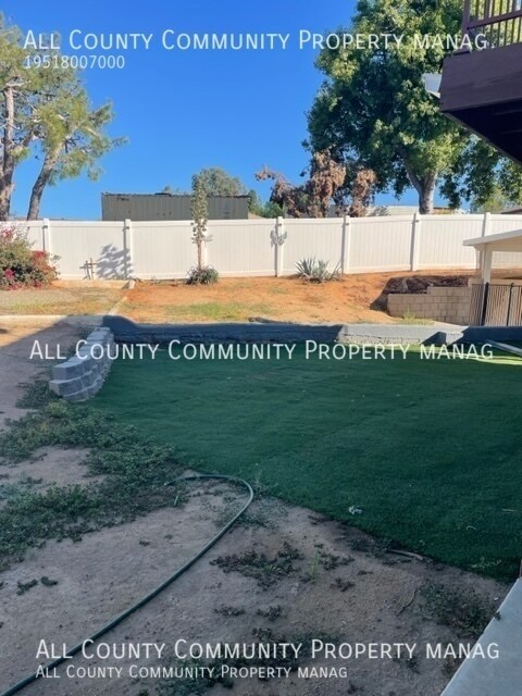 Building Photo - 16285 Capella St