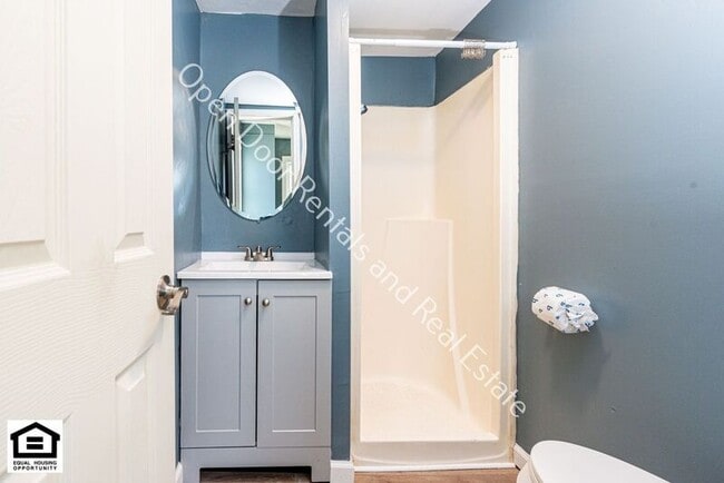 Building Photo - 1703 Sprott St